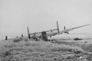 B24 Liberator вынужденная посадка в Полтаве B24 Liberator вынужденная посадка в Полтаве