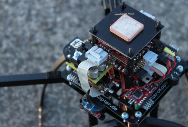 mikrokopter-flight-controller Полетный контроллер фирмы Mikrokopter. Разработка 2006 года