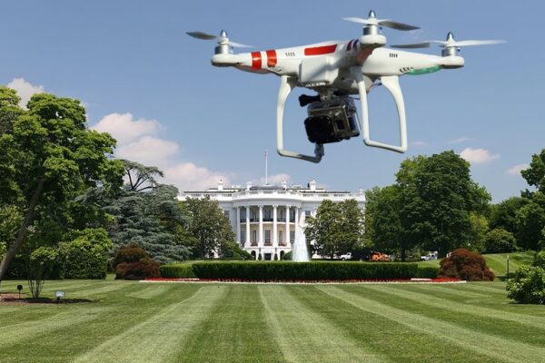 white-house-drone Инциндент 215 года, посадка DJI "Phantom" на лужайку Белого Дома